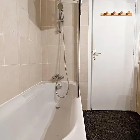 Le Mistral Apartment *